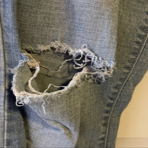 Ripped and Distressed Flirty Light Jeans - Picture 2 of 10